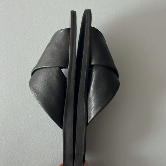 New Everlane The Day Crossover Sandal in Black Size 5 - Picture 5 of 11